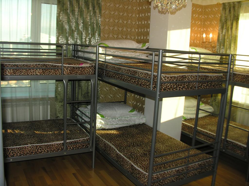 Triumph Astana Hostel Cameră foto