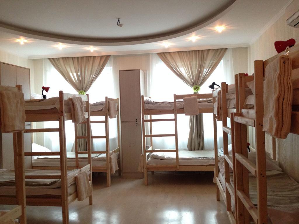 Triumph Astana Hostel Cameră foto